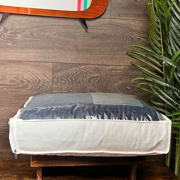 The Company Store LaCrosse Down Light Warmth Comforter, Twin in Navy Blue. New! - Picture 14 of 16